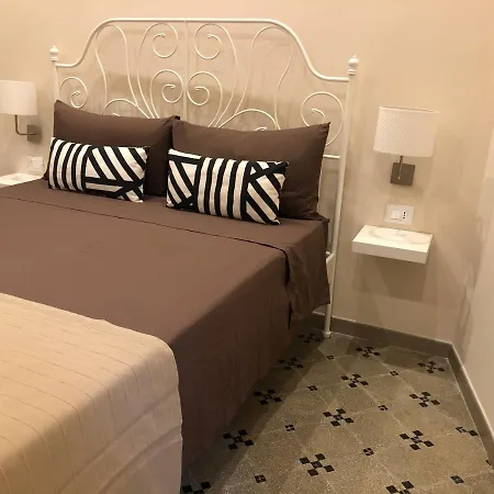 לינה וארוחת בוקר Meliora 3*