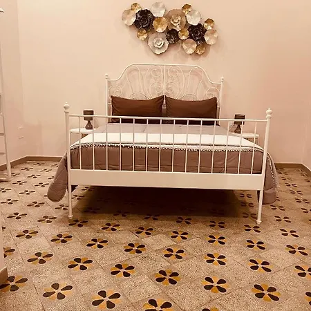 לינה וארוחת בוקר Meliora 3*