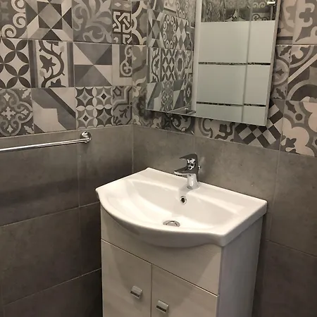 לינה וארוחת בוקר Meliora 3*